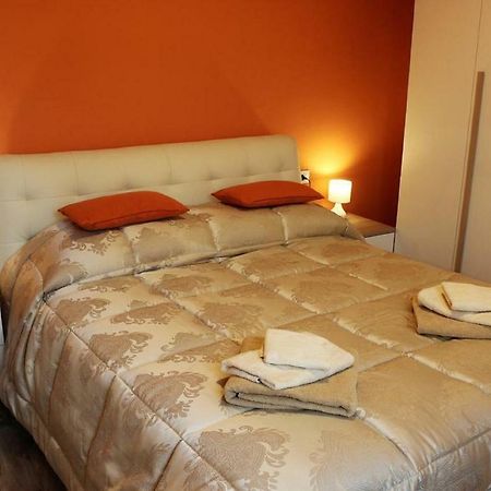 Light & Colours Apartment Bologna Bagian luar foto