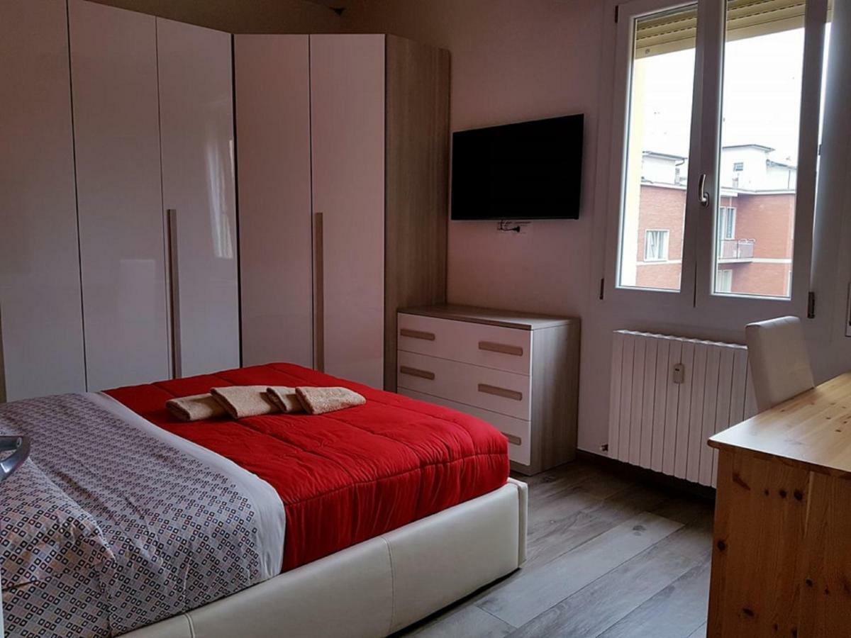 Light & Colours Apartment Bologna Bagian luar foto